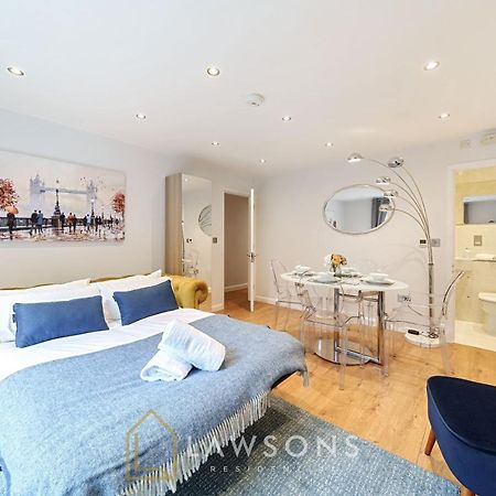 Stylish Living By Lawsons - 3 En Suites Windsor Eksteriør bilde