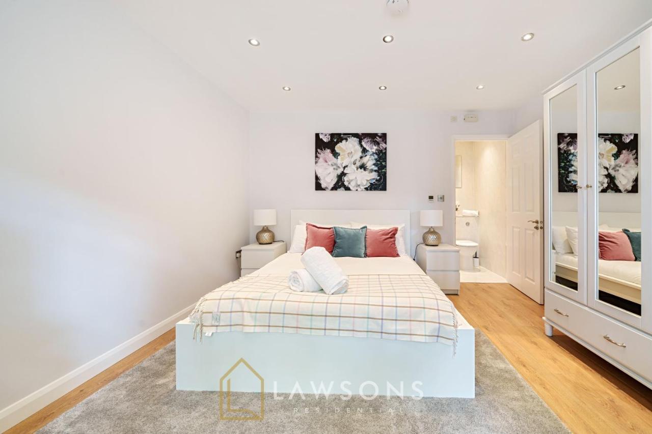 Stylish Living By Lawsons - 3 En Suites Windsor Eksteriør bilde