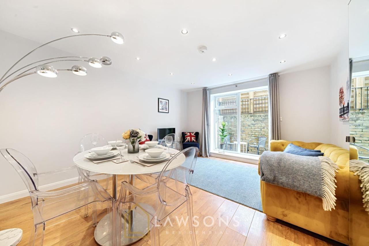 Stylish Living By Lawsons - 3 En Suites Windsor Eksteriør bilde