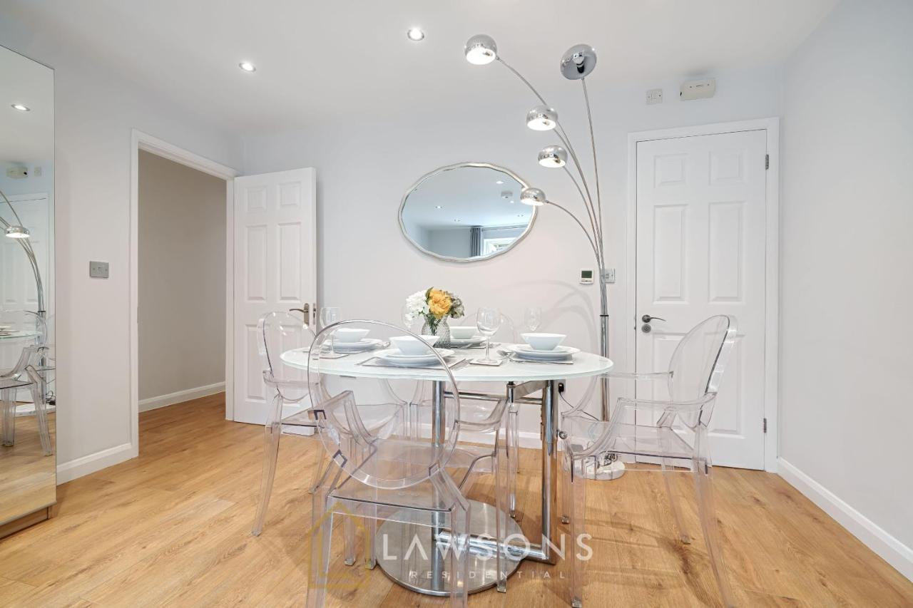 Stylish Living By Lawsons - 3 En Suites Windsor Eksteriør bilde