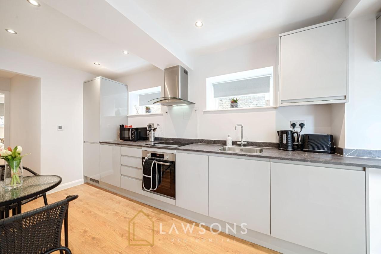 Stylish Living By Lawsons - 3 En Suites Windsor Eksteriør bilde
