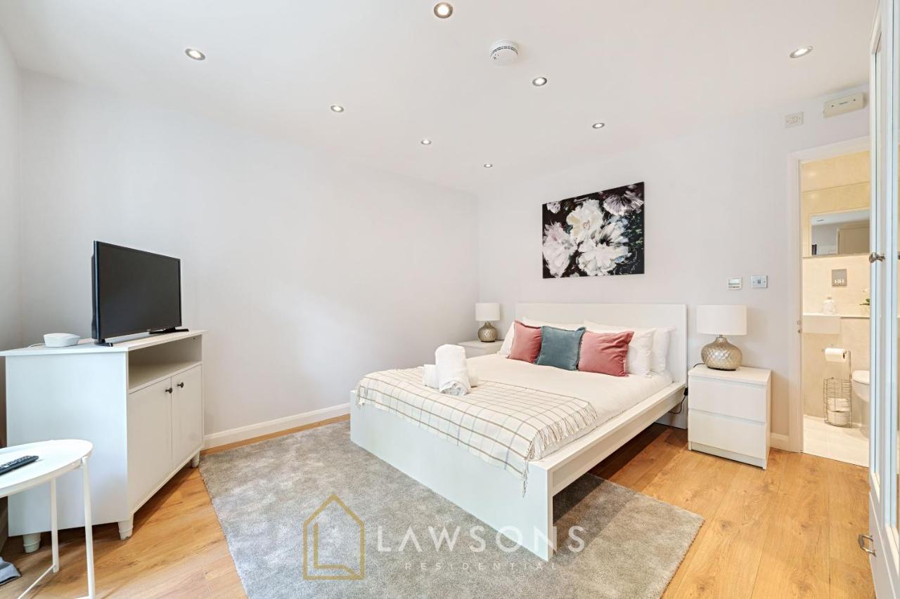 Stylish Living By Lawsons - 3 En Suites Windsor Eksteriør bilde